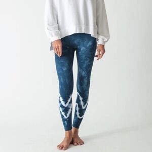 Electric & Rose Tie-Dye Sunset Leggings, Size S. Indigo / Cloud Chevron